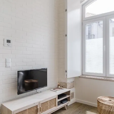 Apartment Casa Boma - Design With Private Vegetal Terrace - Lapa Vii Lisbon