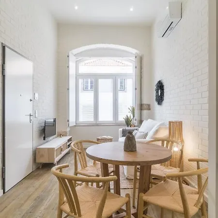Casa Boma - Design With Private Vegetal Terrace - Lapa Vii Apartment *
