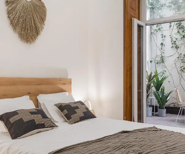 Casa Boma - Design With Private Vegetal Terrace - Lapa Vii 리스본